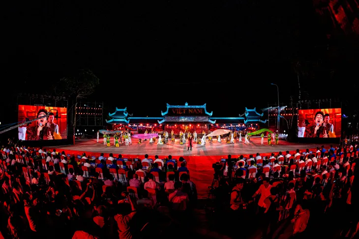Đạo diễn Đặng Lê Minh Trí: Hãy biến khát vọng thành hành động nhiệt huyết thanh xuân - Ảnh 3. Đạo diễn Đặng Lê Minh Trí: Hãy biến khát vọng thành hành động nhiệt huyết thanh xuân - Ảnh 3.