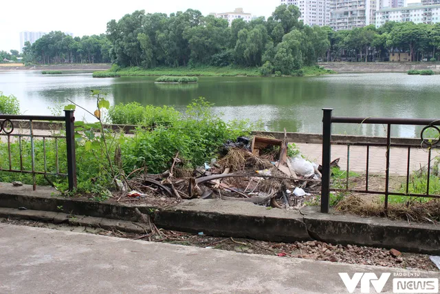 Xuống cấp trầm trọng, nhiều công viên giữa Thủ đô ‘kêu cứu’ - Ảnh 3. Xuống cấp trầm trọng, nhiều công viên giữa Thủ đô ‘kêu cứu’ - Ảnh 3.
