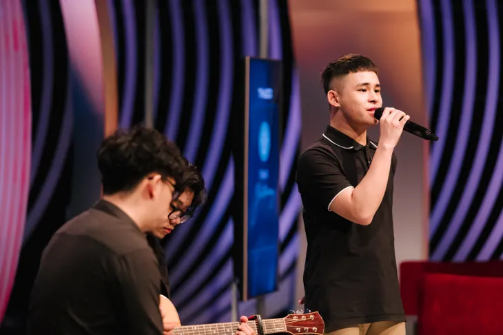 Trạm yêu thương: 10X sở hữu giọng hát đặc biệt dù mắc bệnh phát ra tiếng kêu lạ - Ảnh 2. Trạm yêu thương: 10X sở hữu giọng hát đặc biệt dù mắc bệnh phát ra tiếng kêu lạ - Ảnh 2.