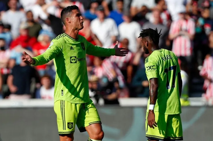 Thi đấu bạc nhược, Manchester United thua thảm trước Brentford - Ảnh 1. Thi đấu bạc nhược, Manchester United thua thảm trước Brentford - Ảnh 1.