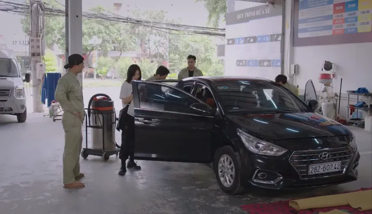 Ga-ra hạnh phúc - Tập 4: Trung (Duy Hưng) hồn bay phách lạc khi nhìn thấy… gà - Ảnh 3. Ga-ra hạnh phúc - Tập 4: Trung (Duy Hưng) hồn bay phách lạc khi nhìn thấy… gà - Ảnh 3.