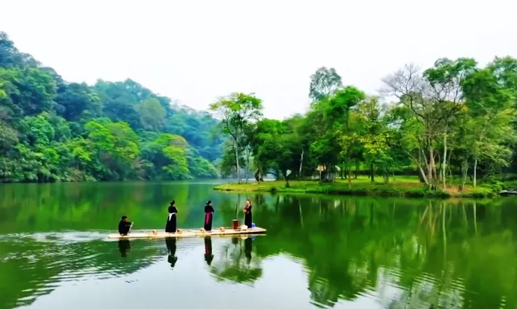 Tuyên Quang phát triển du lịch lịch sử - sinh thái cộng đồng - Ảnh 4. Tuyên Quang phát triển du lịch lịch sử - sinh thái cộng đồng - Ảnh 4.