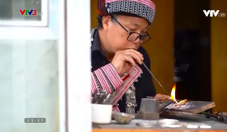Việt Nam đa sắc: Kỳ công nghề chạm bạc của đồng bào Dao Đỏ - Ảnh 2. Việt Nam đa sắc: Kỳ công nghề chạm bạc của đồng bào Dao Đỏ - Ảnh 2.