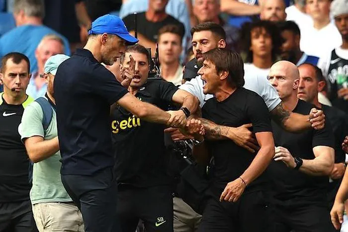 HLV Thomas Tuchel tiết lộ lý do suýt ẩu đả với Antonio Conte - Ảnh 5. HLV Thomas Tuchel tiết lộ lý do suýt ẩu đả với Antonio Conte - Ảnh 5.