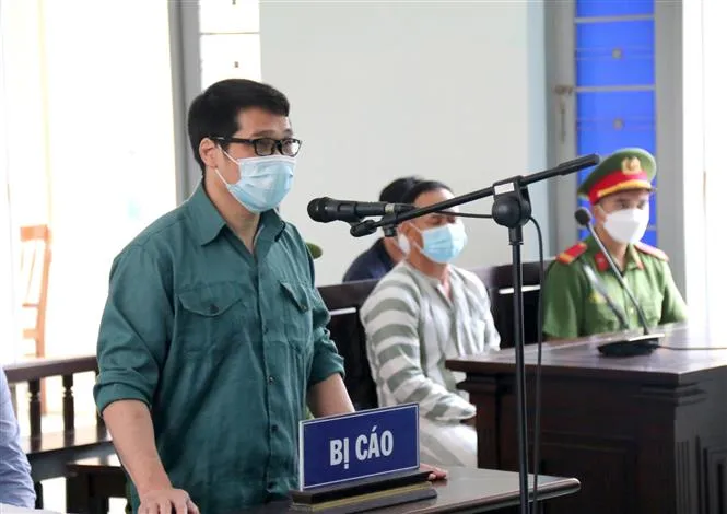 Xét xử vụ án buôn lậu hơn 136 triệu lít xăng, dầu - Ảnh 1. Xét xử vụ án buôn lậu hơn 136 triệu lít xăng, dầu - Ảnh 1.