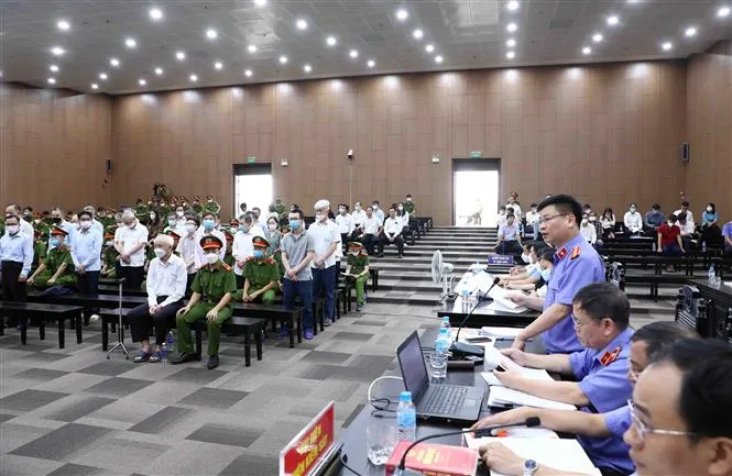 13 cựu lãnh đạo tỉnh Bình Dương bị buộc tội gây thất thoát hàng nghìn tỷ đồng của Nhà nước - Ảnh 3. 13 cựu lãnh đạo tỉnh Bình Dương bị buộc tội gây thất thoát hàng nghìn tỷ đồng của Nhà nước - Ảnh 3.
