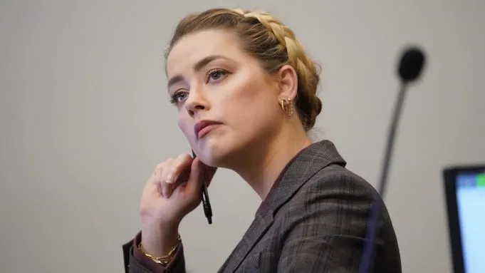 Amber Heard thuê nhóm pháp lý mới để kháng cáo - Ảnh 1. Amber Heard thuê nhóm pháp lý mới để kháng cáo - Ảnh 1.