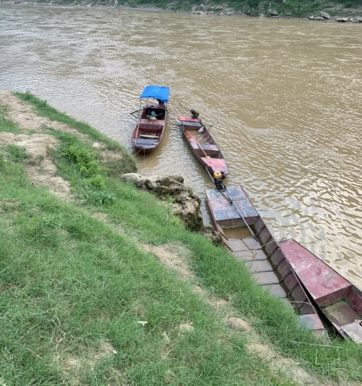 Vụ lật thuyền trên sông Chảy: Đã tìm thấy 3 nạn nhân cuối cùng - Ảnh 1. Vụ lật thuyền trên sông Chảy: Đã tìm thấy 3 nạn nhân cuối cùng - Ảnh 1.