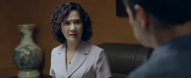 Đấu trí - Tập 20: Bất ngờ con gái sếp hải quan cùng hội rich kid với con trai tay buôn Thịnh Gia - Ảnh 18. Đấu trí - Tập 20: Bất ngờ con gái sếp hải quan cùng hội rich kid với con trai tay buôn Thịnh Gia - Ảnh 18.