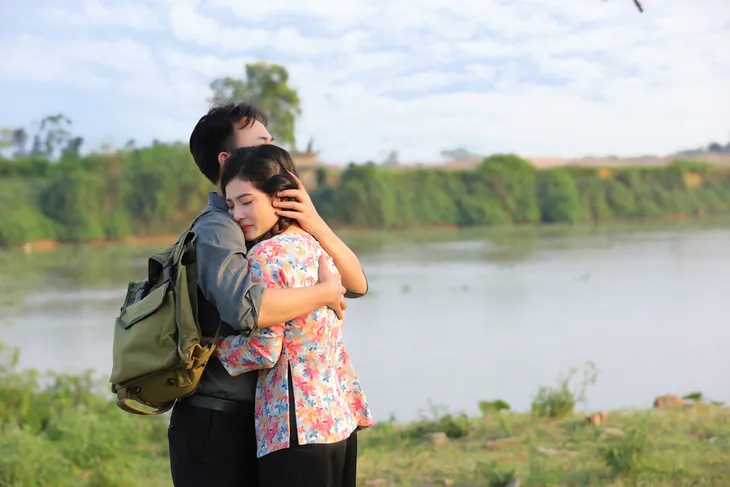 Sao mai Sông Thao tái xuất với bộ đôi MV - Ảnh 4. Sao mai Sông Thao tái xuất với bộ đôi MV - Ảnh 4.