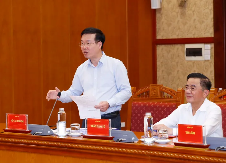 Thi hành kỷ luật 27 cán bộ thuộc diện Bộ Chính trị, Ban Bí thư quản lý - Ảnh 1. Thi hành kỷ luật 27 cán bộ thuộc diện Bộ Chính trị, Ban Bí thư quản lý - Ảnh 1.