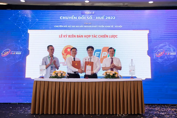Hợp tác chiến lược thúc đẩy chuyển đổi số tỉnh Thừa Thiên Huế - Ảnh 1. Hợp tác chiến lược thúc đẩy chuyển đổi số tỉnh Thừa Thiên Huế - Ảnh 1.