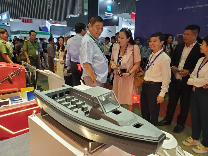 Nhiều sản phẩm thiết bị PCCC ứng dụng công nghệ cao tại triển lãm Fire Safety and Rescue Việt Nam - Ảnh 2. Nhiều sản phẩm thiết bị PCCC ứng dụng công nghệ cao tại triển lãm Fire Safety and Rescue Việt Nam - Ảnh 2.