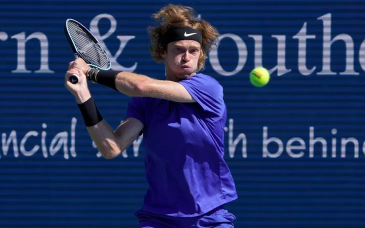 Andrey Rublev dừng bước tại Giải quần vợt Cincinnati mở rộng 2022 - Ảnh 1. Andrey Rublev dừng bước tại Giải quần vợt Cincinnati mở rộng 2022 - Ảnh 1.