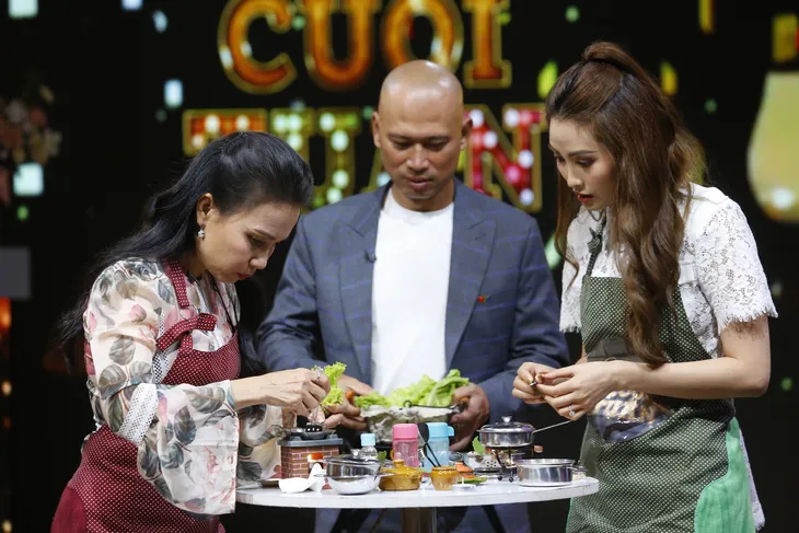 Cẩm Ly hoá bà nội trợ trong Cuộc hẹn cuối tuần - Ảnh 3. Cẩm Ly hoá bà nội trợ trong Cuộc hẹn cuối tuần - Ảnh 3.