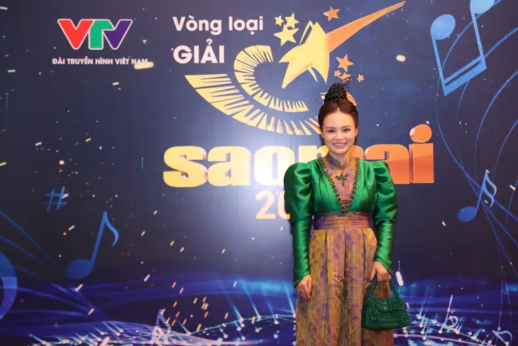 Bộ đôi MC xinh đẹp song Mỹ đọ sắc trên thảm đỏ Sao Mai - Ảnh 6. Bộ đôi MC xinh đẹp song Mỹ đọ sắc trên thảm đỏ Sao Mai - Ảnh 6.
