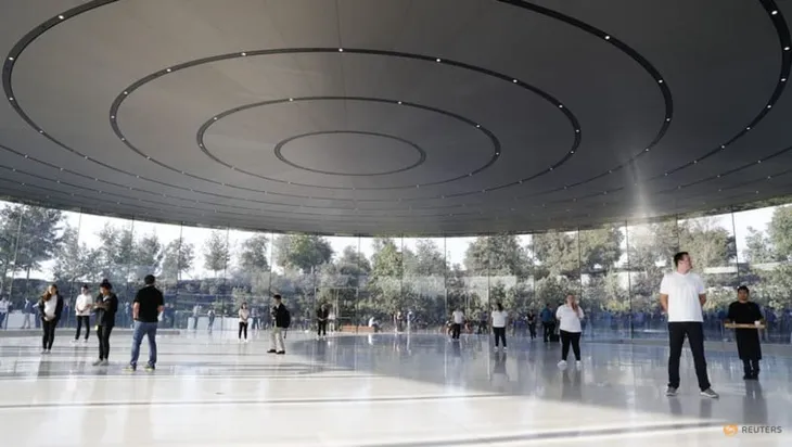 Apple bỏ yêu cầu đeo khẩu trang đối với hầu hết nhân viên - Ảnh 1. Apple bỏ yêu cầu đeo khẩu trang đối với hầu hết nhân viên - Ảnh 1.