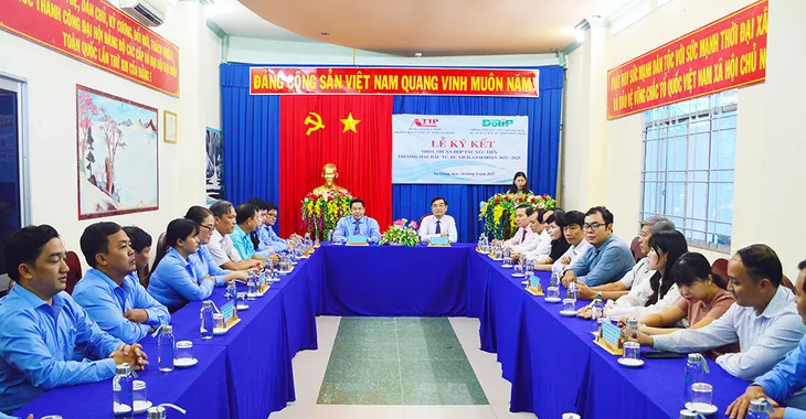 An Giang và Đồng Tháp hợp tác xúc tiến thương mại, đầu tư và du lịch - Ảnh 1. An Giang và Đồng Tháp hợp tác xúc tiến thương mại, đầu tư và du lịch - Ảnh 1.