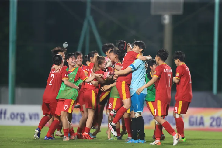 TP.HCM I lên ngôi vô địch giải bóng đá Nữ Cúp Quốc gia 2022 - Ảnh 5. TP.HCM I lên ngôi vô địch giải bóng đá Nữ Cúp Quốc gia 2022 - Ảnh 5.