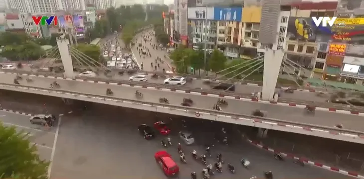 Hà Nội: Hiệu quả sau 2 tháng tổ chức lại giao thông tại các nút giao - Ảnh 1.