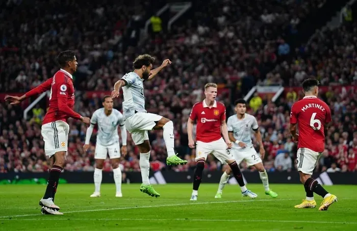 HLV Liverpool nói gì sau trận thua Manchester United? - Ảnh 2. HLV Liverpool nói gì sau trận thua Manchester United? - Ảnh 2.