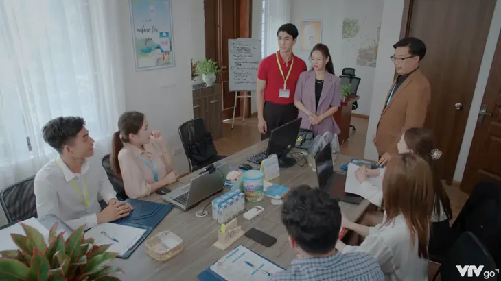 Ga-ra hạnh phúc - Tập 7: Cầu hôn Sơn Ca nhưng Quân lại công khai sánh đôi bên sếp nữ - Ảnh 4. Ga-ra hạnh phúc - Tập 7: Cầu hôn Sơn Ca nhưng Quân lại công khai sánh đôi bên sếp nữ - Ảnh 4.