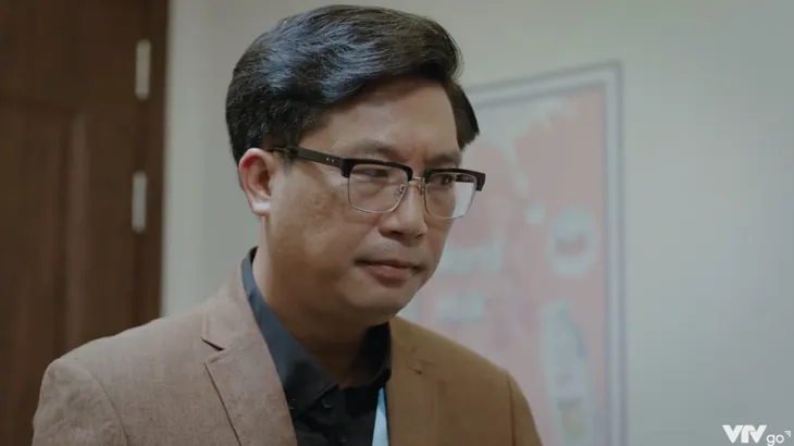 Ga-ra hạnh phúc - Tập 7: Cầu hôn Sơn Ca nhưng Quân lại công khai sánh đôi bên sếp nữ - Ảnh 7. Ga-ra hạnh phúc - Tập 7: Cầu hôn Sơn Ca nhưng Quân lại công khai sánh đôi bên sếp nữ - Ảnh 7.