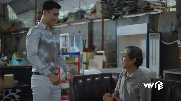 Ga-ra hạnh phúc - Tập 8: Trung sờ lấy lòng ông nội Sơn Ca - Ảnh 2. Ga-ra hạnh phúc - Tập 8: Trung sờ lấy lòng ông nội Sơn Ca - Ảnh 2.