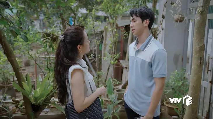 Ga-ra hạnh phúc - Tập 8: Quân bị chị đường đeo bám mãi không tha - Ảnh 1. Ga-ra hạnh phúc - Tập 8: Quân bị chị đường đeo bám mãi không tha - Ảnh 1.