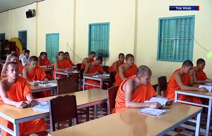Phát huy vai trò người có uy tín trong cộng đồng - Ảnh 2. Phát huy vai trò người có uy tín trong cộng đồng - Ảnh 2.
