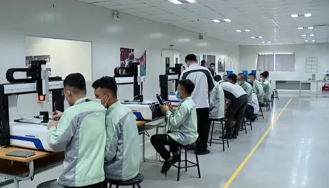 Thị trường lao động, việc làm phục hồi - Ảnh 2. Thị trường lao động, việc làm phục hồi - Ảnh 2.