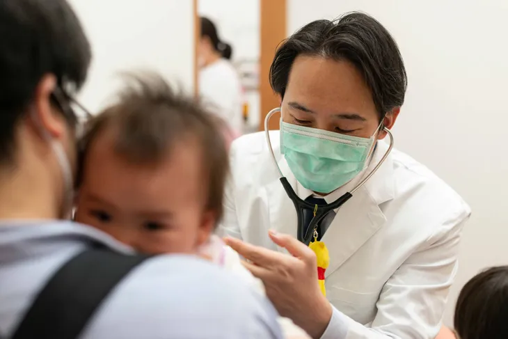 Nhật Bản đẩy mạnh tiêm vaccine COVID-19 cho trẻ em - Ảnh 1. Nhật Bản đẩy mạnh tiêm vaccine COVID-19 cho trẻ em - Ảnh 1.
