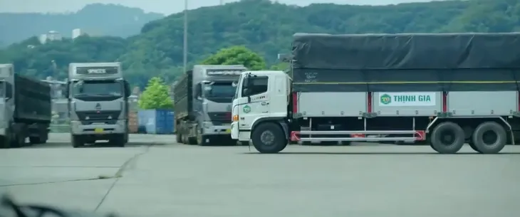 Đấu trí - Tập 26: “Giăng lưới” triệt phá đường dây buôn lậu, Chi cục trưởng Cửu sắp mất chức - Ảnh 9. Đấu trí - Tập 26: “Giăng lưới” triệt phá đường dây buôn lậu, Chi cục trưởng Cửu sắp mất chức - Ảnh 9.