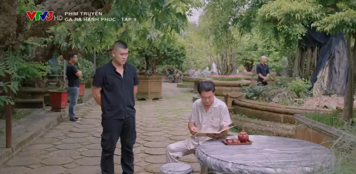 Ga-ra hạnh phúc - Tập 9: Sếp nữ và bạn gái cùng nổi ghen, Quân sắp mất cả chì lẫn chài - Ảnh 24. Ga-ra hạnh phúc - Tập 9: Sếp nữ và bạn gái cùng nổi ghen, Quân sắp mất cả chì lẫn chài - Ảnh 24.