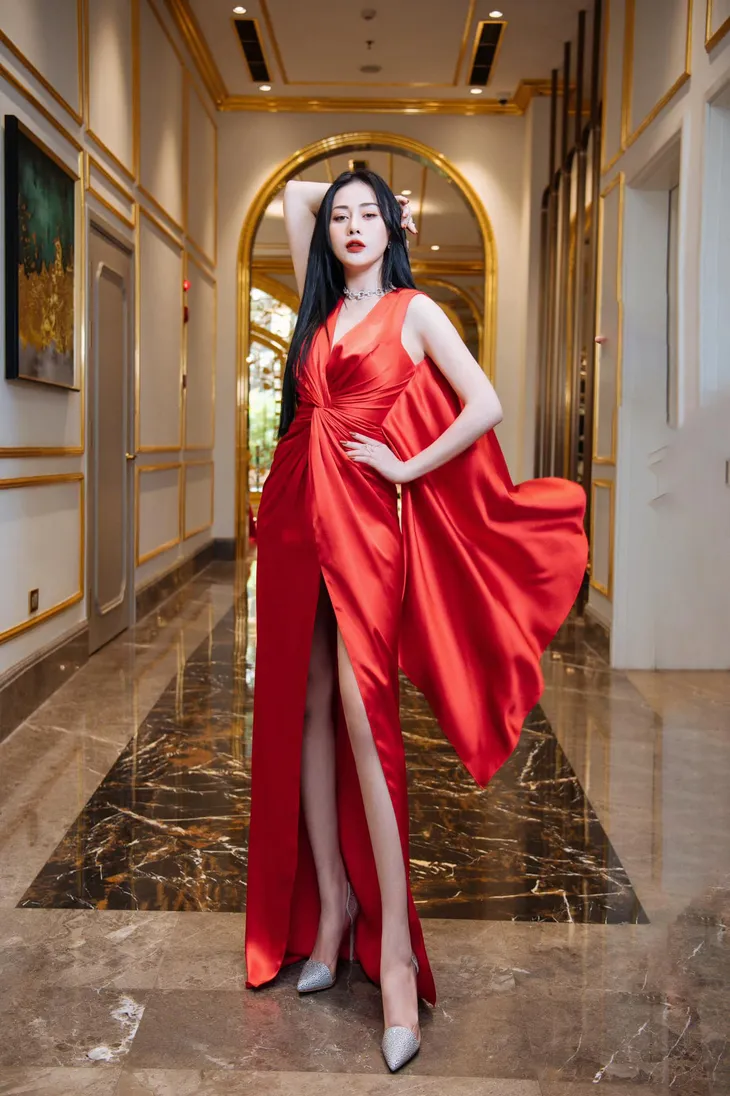 Loạt ảnh khoe dáng nóng bỏng từng gây sốt của Phương Oanh - Ảnh 24. Loạt ảnh khoe dáng nóng bỏng từng gây sốt của Phương Oanh - Ảnh 24.