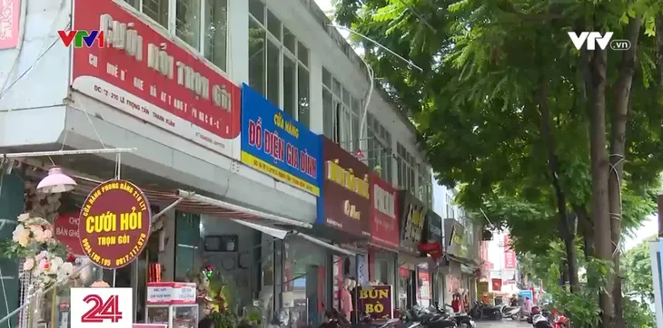 Phố kiểu mẫu tại Hà Nội biến tấu đủ kiểu sau 6 năm - Ảnh 1. Phố kiểu mẫu tại Hà Nội biến tấu đủ kiểu sau 6 năm - Ảnh 1.