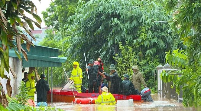 Hoàn lưu bão số 3 gây ngập úng ở nhiều địa phương, 1 người mất tích - Ảnh 2. Hoàn lưu bão số 3 gây ngập úng ở nhiều địa phương, 1 người mất tích - Ảnh 2.