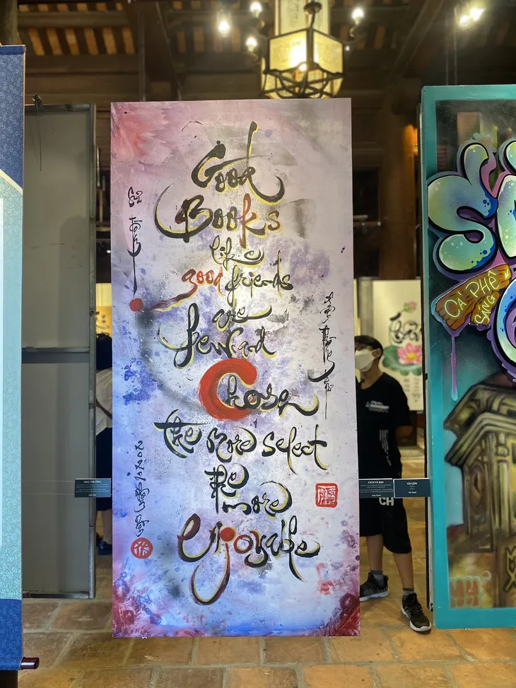 Thư pháp với Graffiti: Cuộc đối thoại nghệ thuật pha chất truyền thống lẫn hiện đại - Ảnh 5. Thư pháp với Graffiti: Cuộc đối thoại nghệ thuật pha chất truyền thống lẫn hiện đại - Ảnh 5.