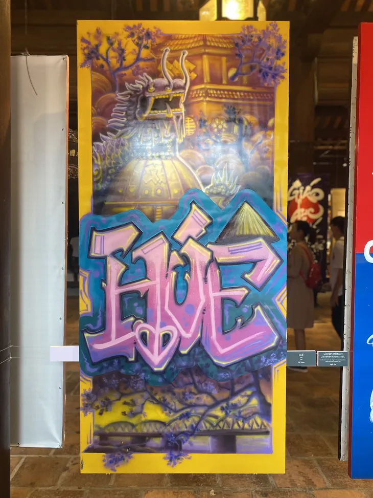 Thư pháp với Graffiti: Cuộc đối thoại nghệ thuật pha chất truyền thống lẫn hiện đại - Ảnh 6. Thư pháp với Graffiti: Cuộc đối thoại nghệ thuật pha chất truyền thống lẫn hiện đại - Ảnh 6.