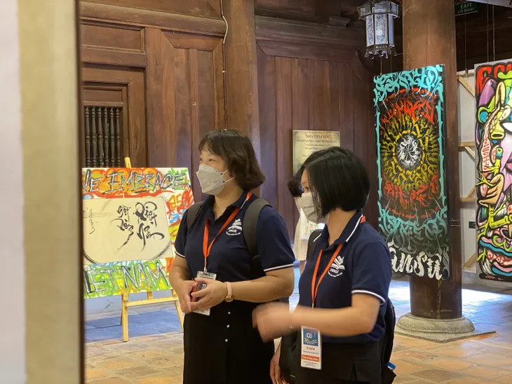 Thư pháp với Graffiti: Cuộc đối thoại nghệ thuật pha chất truyền thống lẫn hiện đại - Ảnh 8. Thư pháp với Graffiti: Cuộc đối thoại nghệ thuật pha chất truyền thống lẫn hiện đại - Ảnh 8.