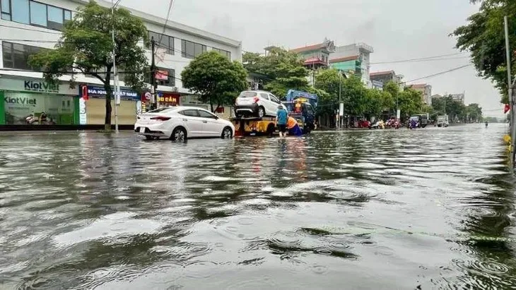 Phú Thọ: Mưa lớn diện rộng, nhiều địa phương ngập úng, sạt lở nghiêm trọng - Ảnh 1. Phú Thọ: Mưa lớn diện rộng, nhiều địa phương ngập úng, sạt lở nghiêm trọng - Ảnh 1.