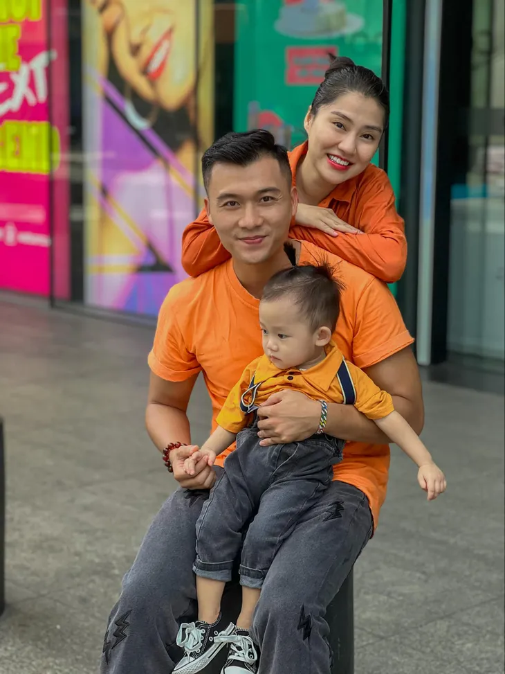 Ngắm ảnh gia đình hạnh phúc của diễn viên Xuân Phúc - Ảnh 10. Ngắm ảnh gia đình hạnh phúc của diễn viên Xuân Phúc - Ảnh 10.