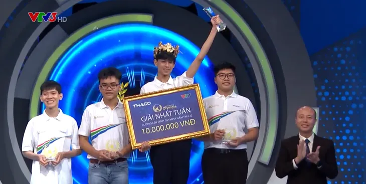 Đường lên đỉnh Olympia 22: Nam sinh Hà Nội giành vòng nguyệt quế sát sao - Ảnh 5. Đường lên đỉnh Olympia 22: Nam sinh Hà Nội giành vòng nguyệt quế sát sao - Ảnh 5.