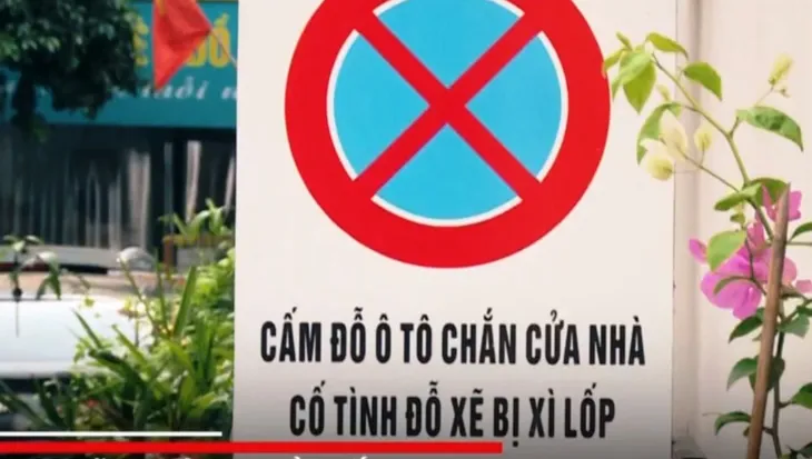 Đỗ xe trước cửa nhà: Vấn đề tranh cãi không hồi kết - Ảnh 1. Đỗ xe trước cửa nhà: Vấn đề tranh cãi không hồi kết - Ảnh 1.