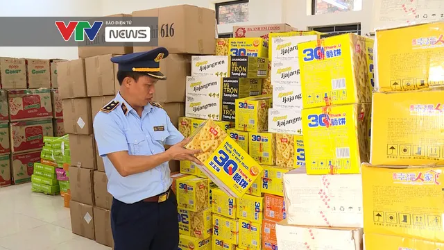 Hà Nội: Thu giữ hàng nghìn thùng bánh kẹo Trung thu không rõ nguồn gốc - Ảnh 4. Hà Nội: Thu giữ hàng nghìn thùng bánh kẹo Trung thu không rõ nguồn gốc - Ảnh 4.