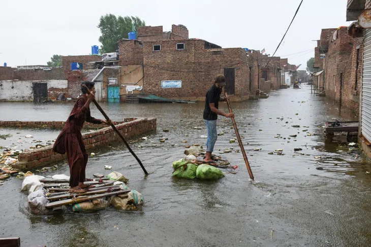 Các nước hỗ trợ Pakistan khắc phục hậu quả mưa lũ - Ảnh 1. Các nước hỗ trợ Pakistan khắc phục hậu quả mưa lũ - Ảnh 1.