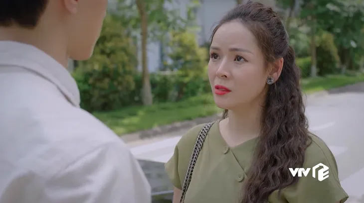 Ga-ra hạnh phúc - Tập 10: Bắt tại trận người yêu tình tứ bên chị đường, Sơn Ca sẽ xử đẹp cả đôi? - Ảnh 3. Ga-ra hạnh phúc - Tập 10: Bắt tại trận người yêu tình tứ bên chị đường, Sơn Ca sẽ xử đẹp cả đôi? - Ảnh 3.