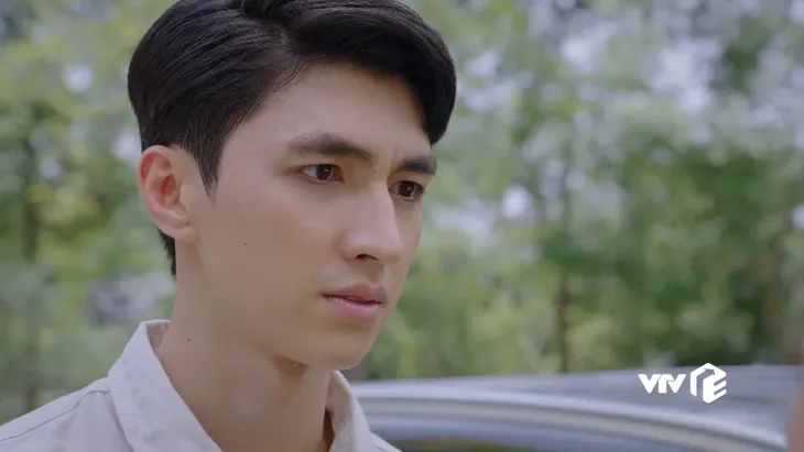 Ga-ra hạnh phúc - Tập 10: Bắt tại trận người yêu tình tứ bên chị đường, Sơn Ca sẽ xử đẹp cả đôi? - Ảnh 4. Ga-ra hạnh phúc - Tập 10: Bắt tại trận người yêu tình tứ bên chị đường, Sơn Ca sẽ xử đẹp cả đôi? - Ảnh 4.