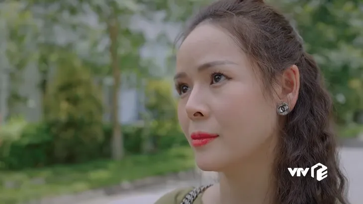 Ga-ra hạnh phúc - Tập 10: Bắt tại trận người yêu tình tứ bên chị đường, Sơn Ca sẽ xử đẹp cả đôi? - Ảnh 5. Ga-ra hạnh phúc - Tập 10: Bắt tại trận người yêu tình tứ bên chị đường, Sơn Ca sẽ xử đẹp cả đôi? - Ảnh 5.