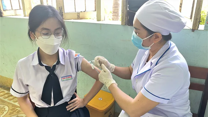 Phát động chiến dịch truyền thông về tiêm chủng vaccine phòng COVID-19 cho trẻ em tại Phú Yên - Ảnh 3. Phát động chiến dịch truyền thông về tiêm chủng vaccine phòng COVID-19 cho trẻ em tại Phú Yên - Ảnh 3.